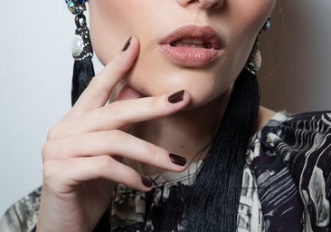 Aquí tienes los colores de uñas de moda según las pasarelas: los barnices perfectos para hacerte una manicura otoñal